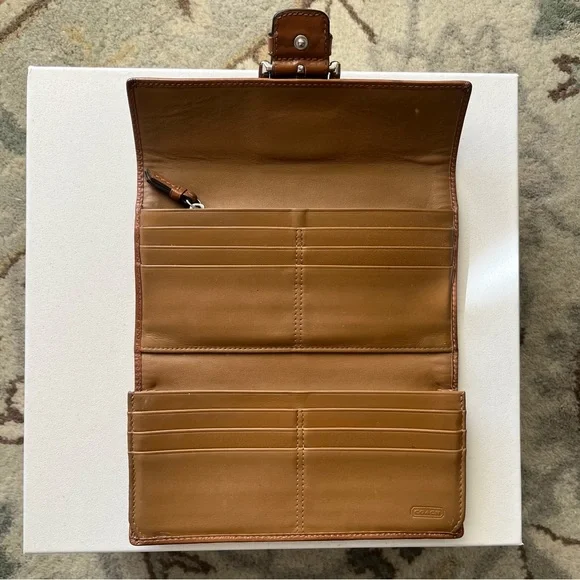 Y2K Coach Brown and Tan Signature Wallet - Picture 4 of 15